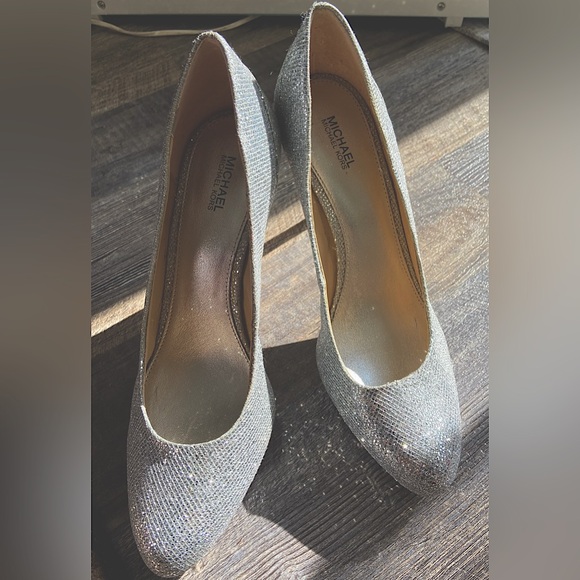 MICHAEL KORS  silver sparkle pumps - Picture 1 of 8